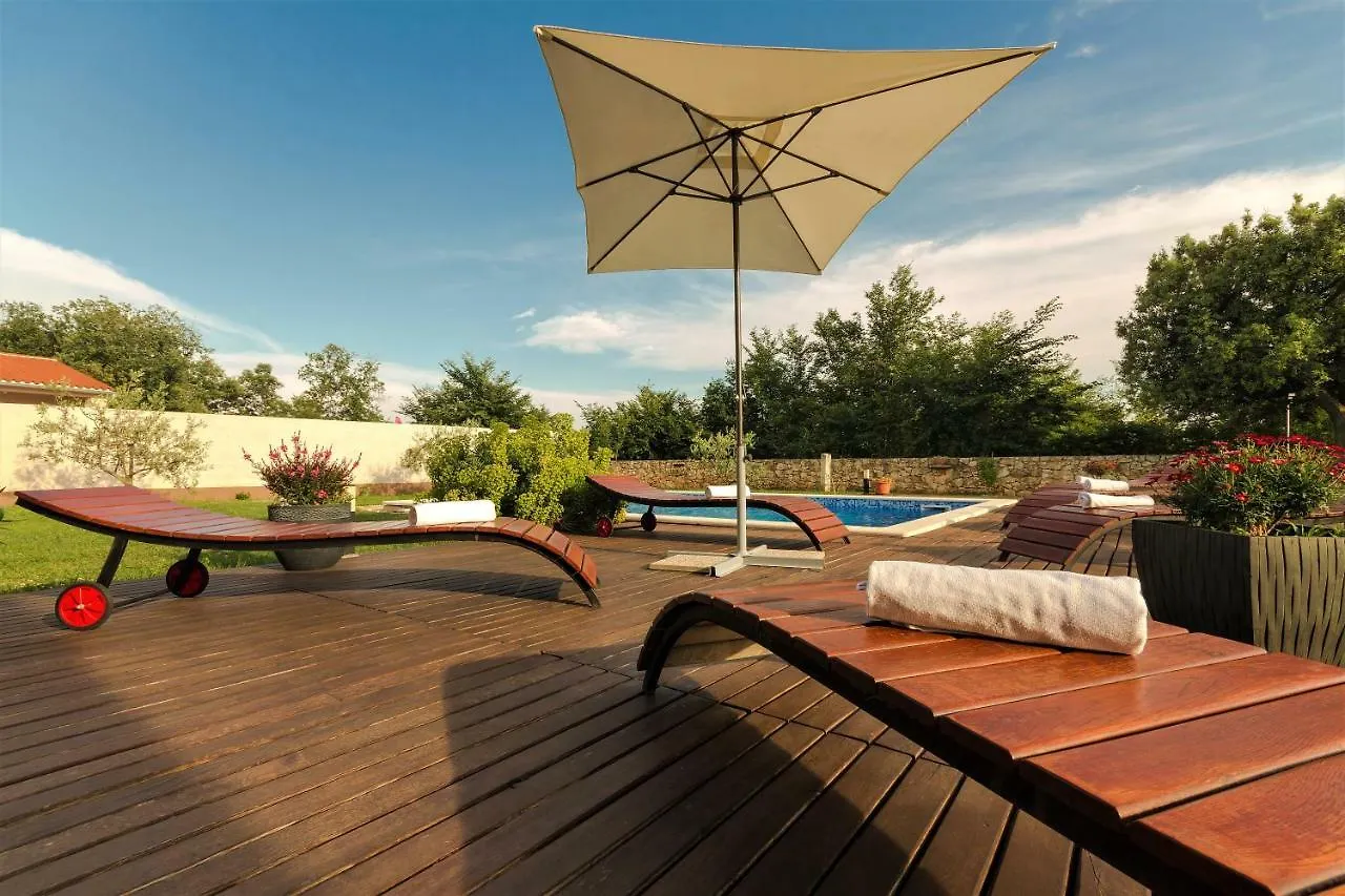 Villa Nana - Modern Villa With A Pool Surrounded By Nature, Istria-Pula Valtura