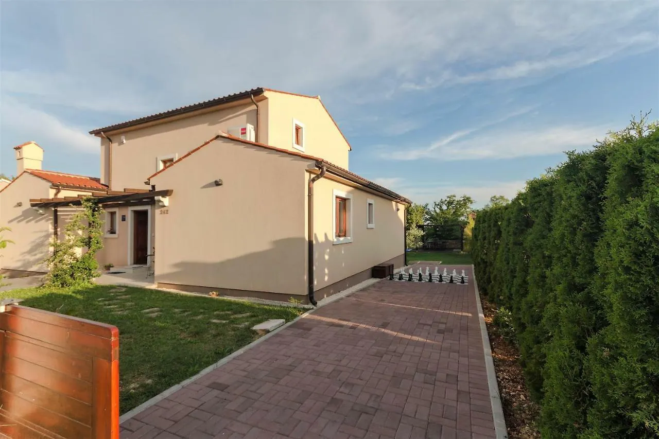 Villa Nana - Modern Villa With A Pool Surrounded By Nature, Istria-Pula Valtura Kroatien